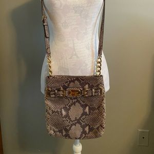 Crossbody purse
